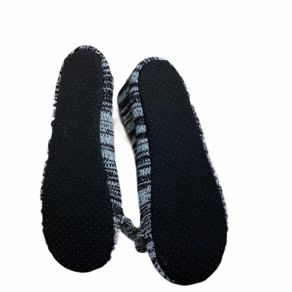 Super Cute Indoor Slipper - Picture 2 of 2